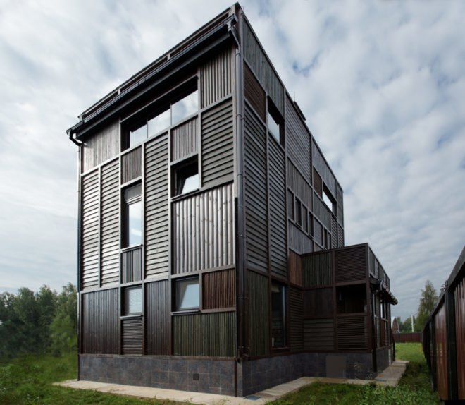 peter kostelov patchwork house, russian dacha patchwork house, kostelov volga house, wooden dacha house, wood timber russion construction, wood patchwork house russia, wooden construction