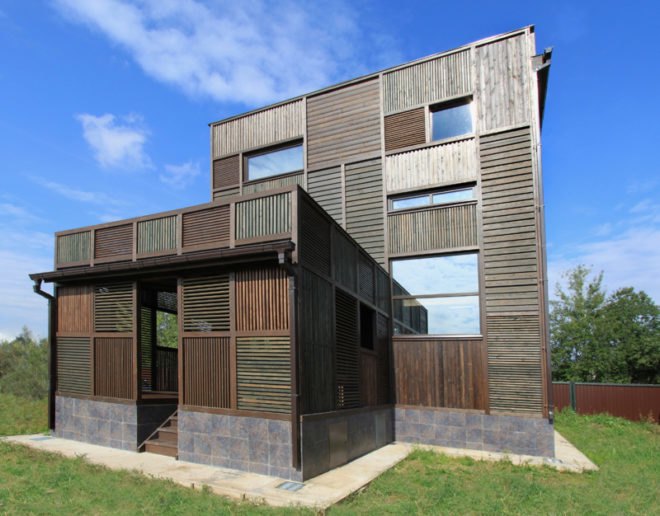 peter kostelov patchwork house, russian dacha patchwork house, kostelov volga house, wooden dacha house, wood timber russion construction, wood patchwork house russia, wooden construction
