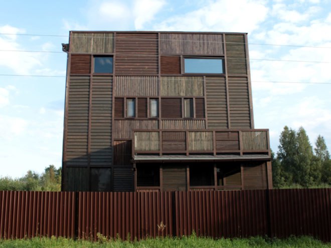 peter kostelov patchwork house, russian dacha patchwork house, kostelov volga house, wooden dacha house, wood timber russion construction, wood patchwork house russia, wooden construction
