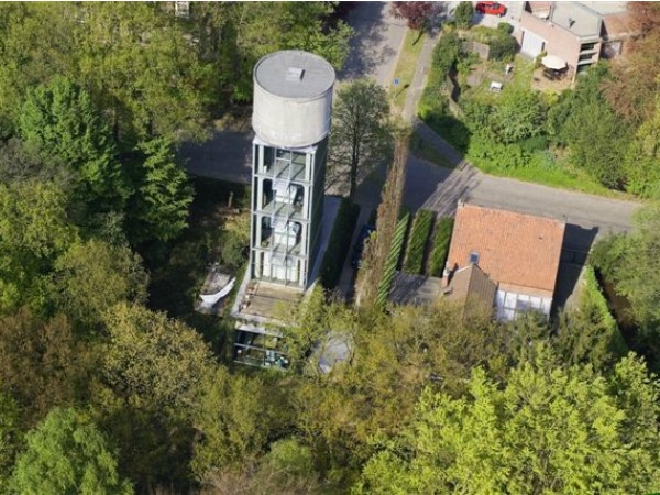 Woning Moereels, jo crepain, water tower apartment, green renovation, adaptive reuse, water tower house