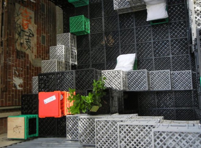 cityleaks, city leaks, urban playground, temporary pavilion,eco architecture, play mo, playmobile, green design, urban design, playmobil, eco design, milk crates, recycled crates, crate architecture, sustainable design