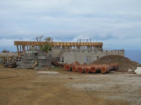 green design, sustainable design, wind power, solar energy, Rapa Nui National Park, Easter Island, Visitor Center, Centro de Recepción de Visitantes de la Aldea Ceremonial de Orongo, recycled materials, composting toilets, rainwater recycling