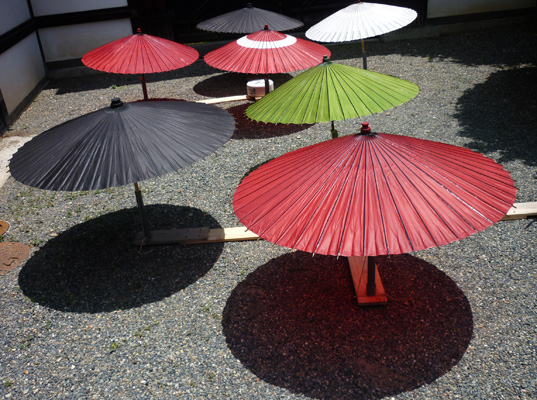 japan design, traditional crafts, lighting design, wagasas, japanese design, sustainable design, green design, hiyoshi, kotaro nishibori, sustainable interiors, green lighting, washi lamps