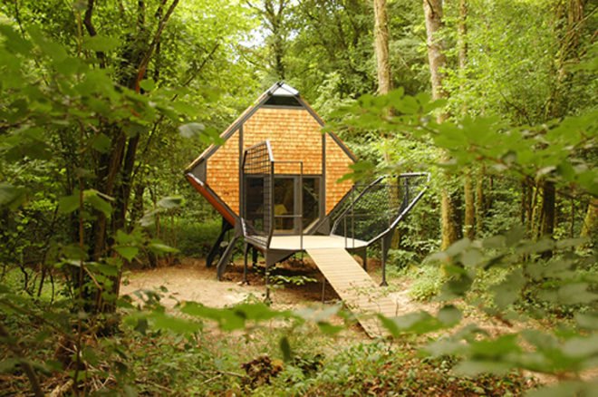 camping, green design, eco design, sustainable design, Le Nichoir, Le Vent des forets, Meuse, Lorraine, France, camping villages, Matali Crasset, Sentier du vent, sustainable cabin