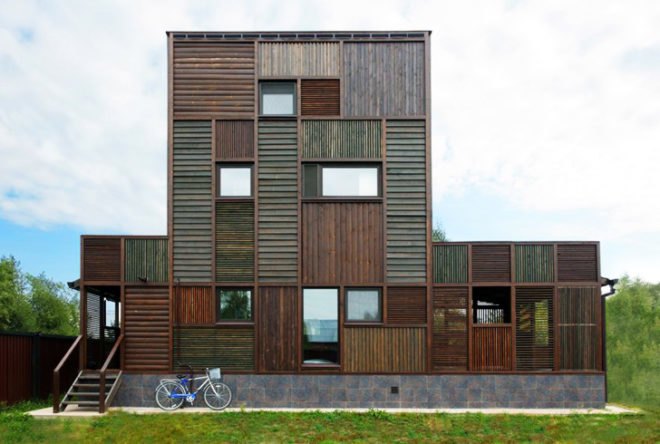 peter kostelov patchwork house, russian dacha patchwork house, kostelov volga house, wooden dacha house, wood timber russion construction, wood patchwork house russia, wooden construction