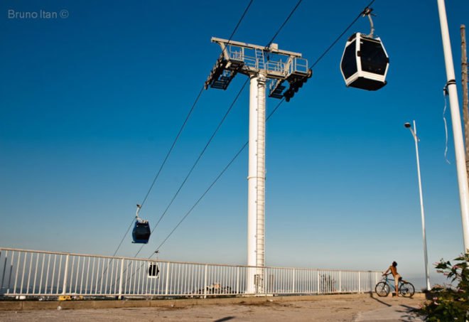 cable car, public transportation, rio de janeiro, sustainable transportation, green transportation, sustainable design, favela, alemão complex, complexo do alemão, teleferico,alternative transportation, alemão favela complex, urban revitalization, urban revitalization favela, pac, growth acceleration program, jorge mario jauregui, pac alemao, pac alemão