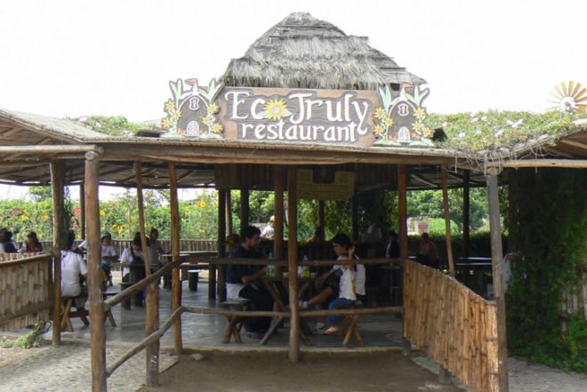 Sustainable Food,Sustainable Materials,Solar Power,Recycling / Compost,Green Resources,Green Materials,Green Holidays,Eco Tourism,Eco Travel,Art,Architecture,mud houses,peru,lima,pacific ocean,yoga,reiki,biodegradable materials,bamboo,organic vegetables,vegetarian food,healthy living,sand dunes