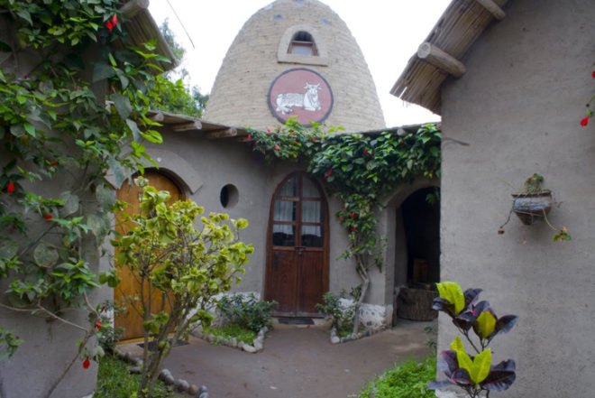 Sustainable Food,Sustainable Materials,Solar Power,Recycling / Compost,Green Resources,Green Materials,Green Holidays,Eco Tourism,Eco Travel,Art,Architecture,mud houses,peru,lima,pacific ocean,yoga,reiki,biodegradable materials,bamboo,organic vegetables,vegetarian food,healthy living,sand dunes