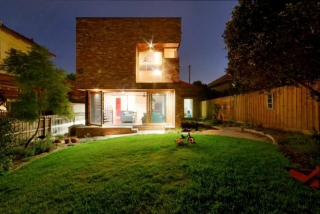 Ilma Grove, Andrew Maynard, green roof, green renovation, australia, small space living, solar passive design