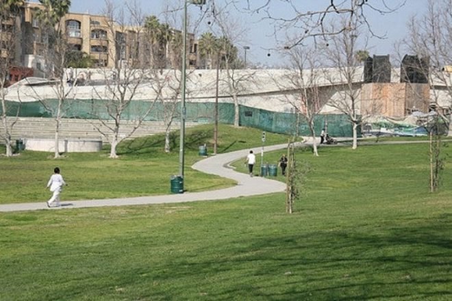Hagy Belzber, LA Holocaust Museum, green roof, natural light, energy efficiency, naural irrigation, eco design, sustainable design, green design, native flora, energy efficiency