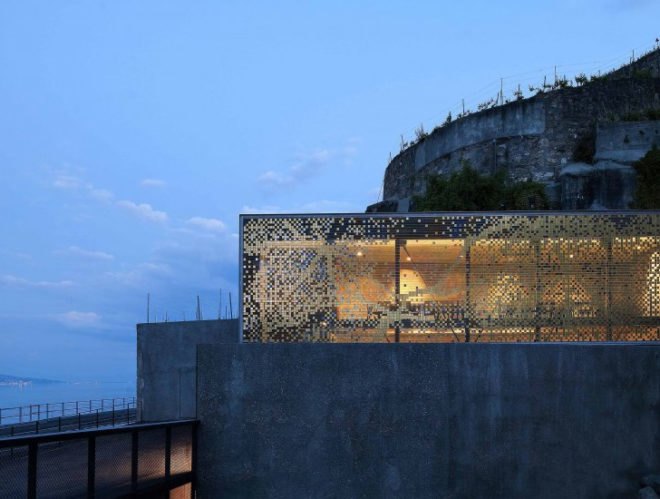 eco wine tasting,green wine tasting, local materials, Lake Geneva wine tasting, pixilated facade, Lavaux wine tasting, Wine tasting room, Daniel Schlaepfer, metal skin, Fournier-maccagnan Architecture