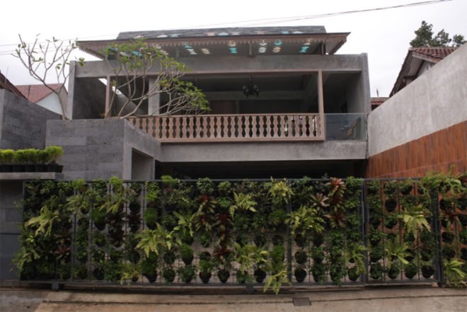 eco cooling house design, day lit house design, green roof, Indonesia green home, eco house, green home, natural cooling, eco house design, hallway pools, cooling pools,