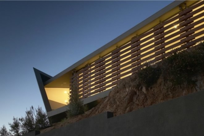 Skyline Residence, Belzberg Architects, local materials, hollywood hills, solar passive design, shade screen, natural ventilation