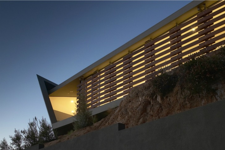 Skyline Residence, Belzberg Architects, local materials, hollywood hills, solar passive design, shade screen, natural ventilation