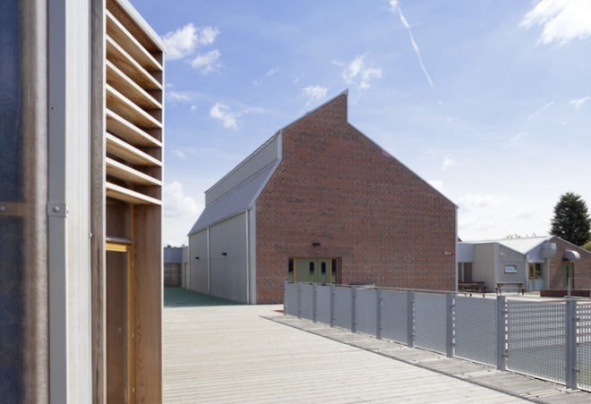 green design, eco design, sustainable design, Sarah Wigglesworth Architects, Sandal Magna Community School, Wakefield, UK, Rainwater collection system, reclaimed materials, recycled materials, sustainable timber, natural ventilation, carbon efficient school