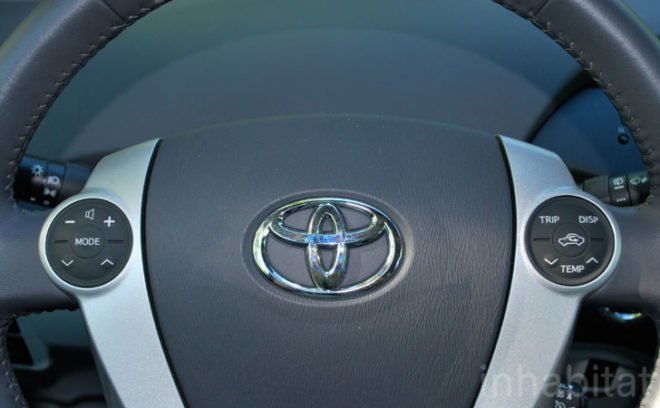 2011 Prius Plug-in Hybrid, plug-in Prius, Prius hybrid, plug-in hybrid, test drive, Laura K. Cowan, Transportation Editor, Inhabitat test drive, green automotive design, green transportation, alternative transportation, electric hybrid, Chevy Volt