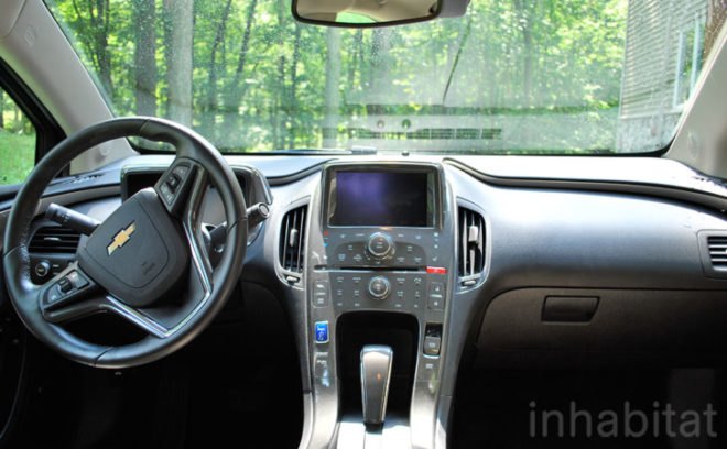 Chevy Volt test drive, Chevy Volt extended test drive, Inhabitat, Laura K. Cowan, Transportation Editor, green transportation, alternative transportation, electric vehicle, electric car, PHEV, plug-in hybrid, range-extended EV, green automotive design