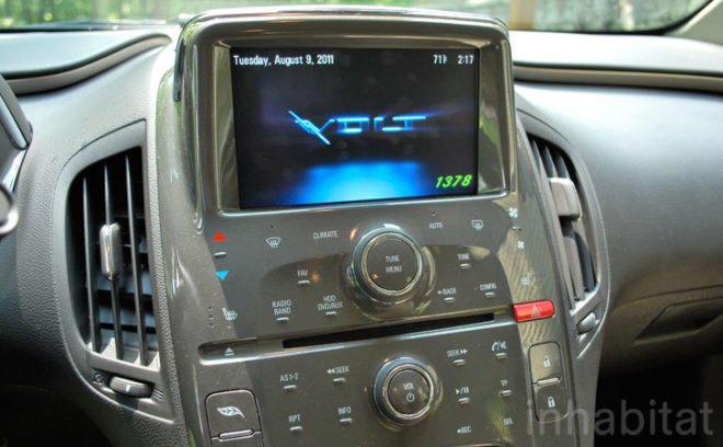 Chevy Volt test drive, Chevy Volt extended test drive, Inhabitat, Laura K. Cowan, Transportation Editor, green transportation, alternative transportation, electric vehicle, electric car, PHEV, plug-in hybrid, range-extended EV, green automotive design