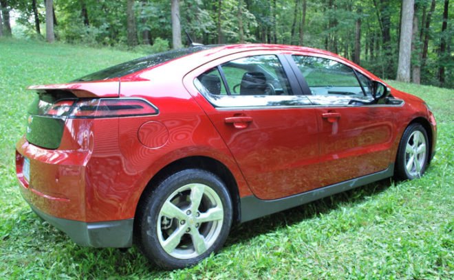 Chevy Volt, test drive, Laura K. Cowan, plug-in hybrid, range-extended EV, electric car, hybrid vehicle, Plug-in Prius, Prius hybrid, fuel efficiency, green automotive design, green transportation, alternative transportation