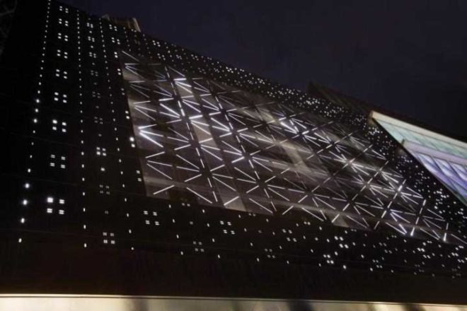 red dot awards, 3delux design, zeilgalerie redesign, frankfurt gallery design, shopping mall frankfurt, remodel design germany, LED design facade