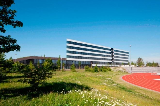 Adidas Laces, KadawittfeldArchitecktur, adidas, energy efficient design, daylighting, green roof, laces, germany