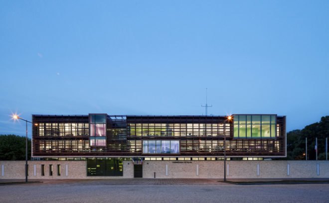 green design, eco design, sustainable design, Ameller, Dubois & Associes, police station, UNESCO World Heritage Site, Provins, France, glass curtain, copper louvers