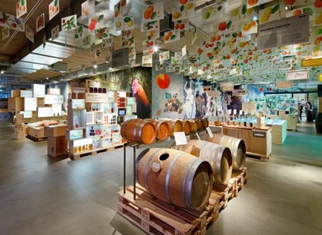 Genussregal, BWM Architekten und Partner, cargotecture, shipping containers, austria, local food, wine shop, sustainable food