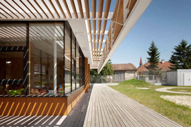 green building, green design, eco building, eco design, Europe green school,eco green school, green kindergarten design,Austrian green kindergarten, eco school, green school, daylighting in school, classroom skylight, open school floor plan, earth tube,