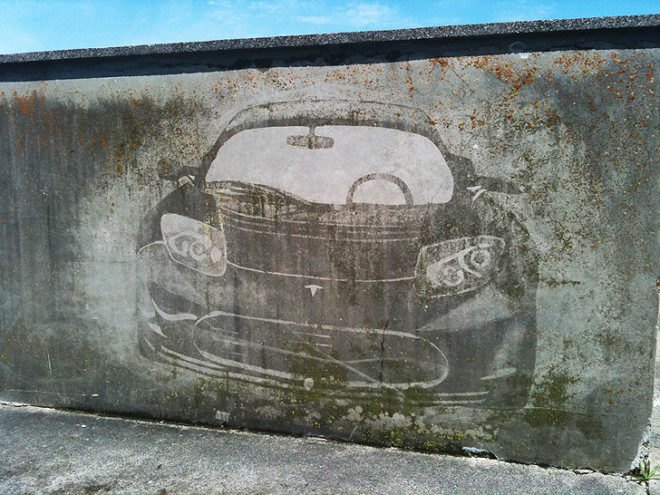 Süddeutsche Zeitung Magazin, reverse graffiti, Moose Curtis, Marc Cameron, Tesla Roadster, Nissan Leaf, Renault Twizy, BMW i3,green design, eco design, sustainable design,
