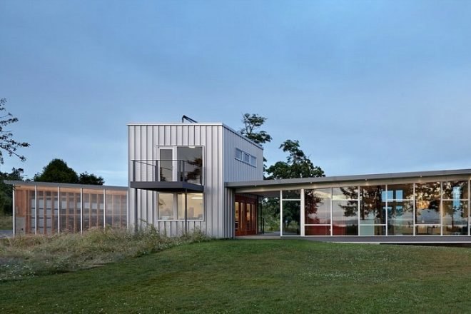Roundy Residence, Miller Hull Partnership, green home, solar hot water, solar passive design