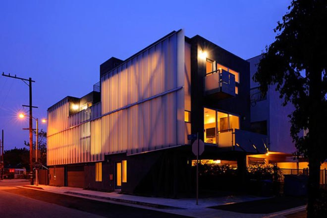 green design, eco design, sustainable design, Sander Architects, sustainable wood, double skin facade, natural lighting, low-flush toilets, Venice Beach, Venice Canal, California, Glass Townhouse, condominiums, solar gain, low-VOC paint, bamboo flooring