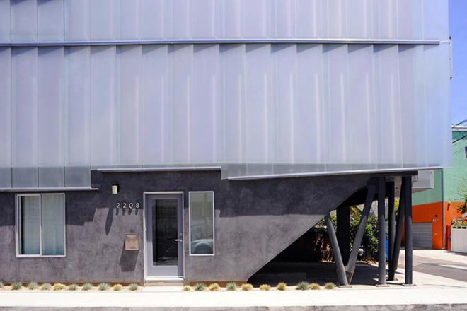 green design, eco design, sustainable design, Sander Architects, sustainable wood, double skin facade, natural lighting, low-flush toilets, Venice Beach, Venice Canal, California, Glass Townhouse, condominiums, solar gain, low-VOC paint, bamboo flooring