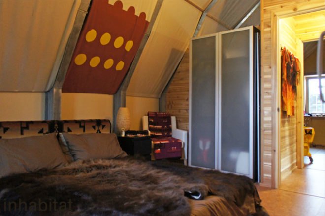 2011 Solar Decathlon Team Canada TRTL House, Den, 2011 Solar Decathlon, Team Canada, TRTL House, green design, eco design, sustainable design, design-build, design build competition, green design competition, green architecture contest, US Department of Energy, green engineering contest, Solar Decathlon 2011, Team Canada, TRTL home, TRTL, University of Calgary, net zero energy home, solar array, Titanwall SIP