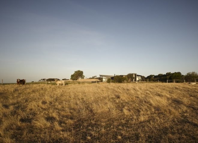 energy efficiency, green design, sustainable design, eco design, Australia, passive design, glazing, solar gain, bucolic landscape, origami-shaped