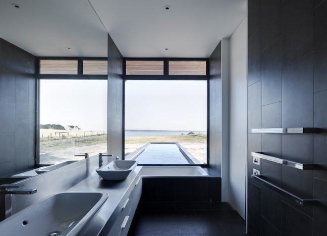 energy efficiency, green design, sustainable design, eco design, Australia, passive design, glazing, solar gain, bucolic landscape, origami-shaped