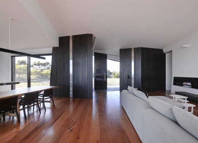 energy efficiency, green design, sustainable design, eco design, Australia, passive design, glazing, solar gain, bucolic landscape, origami-shaped