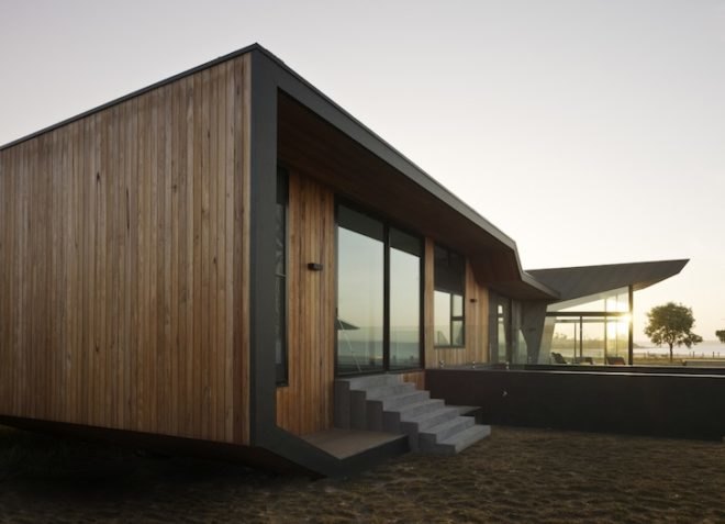 energy efficiency, green design, sustainable design, eco design, Australia, passive design, glazing, solar gain, bucolic landscape, origami-shaped