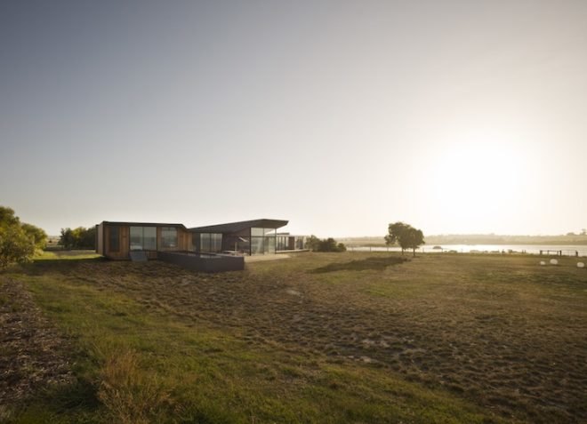 energy efficiency, green design, sustainable design, eco design, Australia, passive design, glazing, solar gain, bucolic landscape, origami-shaped