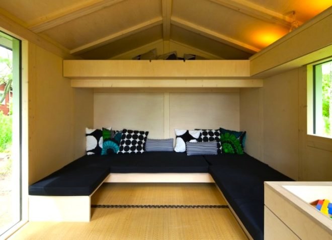 minimalist, light footprint, low carbon footprint, sustainable building, solar power, seaside, city cottage, Helsinki, Finland, urban life, Palva family, Verstas Architects, green design, sustainable design, eco-design