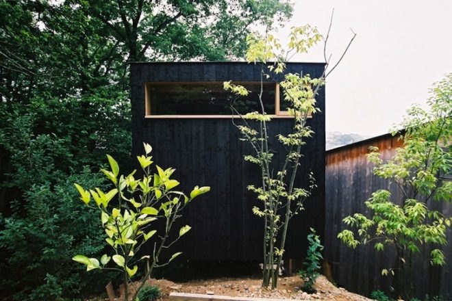 Koji Kakiuchi, hut, nara, japan, torri corridor, green design, eco-design, sustainable design, small footprint, charred timber, japanese cedar, sheltered terrace