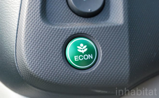 Honda Insight, test drive, Inhabitat test drive, Honda hybrid, Honda Insight hybrid, electric hybrid, electric vehicle, electric car, green transportation, green automotive design, alternative transportation, Laura K. Cowan, Transportation Editor, Laura Cowan