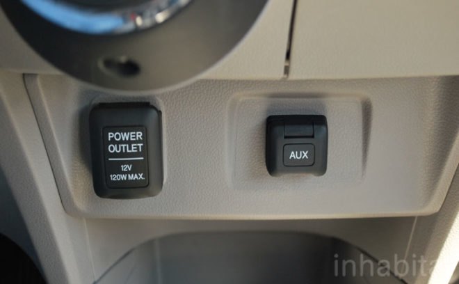 Honda Insight, test drive, Inhabitat test drive, Honda hybrid, Honda Insight hybrid, electric hybrid, electric vehicle, electric car, green transportation, green automotive design, alternative transportation, Laura K. Cowan, Transportation Editor, Laura Cowan