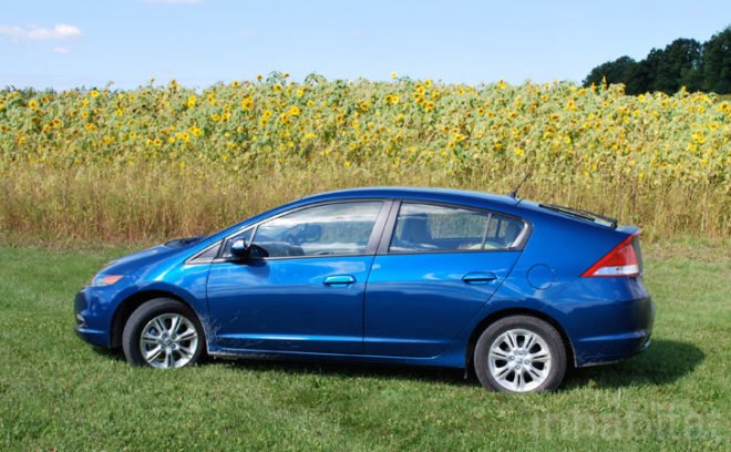 Honda Insight, test drive, Inhabitat test drive, Honda hybrid, Honda Insight hybrid, electric hybrid, electric vehicle, electric car, green transportation, green automotive design, alternative transportation, Laura K. Cowan, Transportation Editor, Laura Cowan