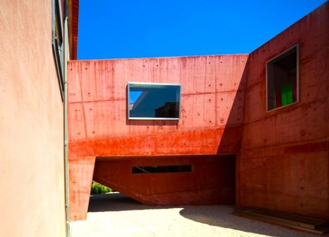 adaptive reuse, creative reuse, recycled materials, Portugal, Solar S. Roque Gallery, Manuel Maia Gomes, green design, sustainable design, eco-design, eco-architecture, sustainable reuse, renovation