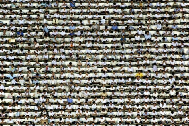 A Night In Pyongyang, Werner Kranwetvogel, mass games, north korea, group performances, living art