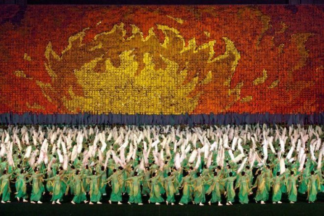 A Night In Pyongyang, Werner Kranwetvogel, mass games, north korea, group performances, living art