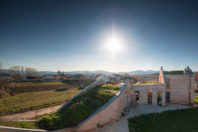 Sustainable Building,green roof,energy efficiency,biomimicry,spanish design,leon province,insultaion,energy efficiency,cool house,bioclimaric architecture