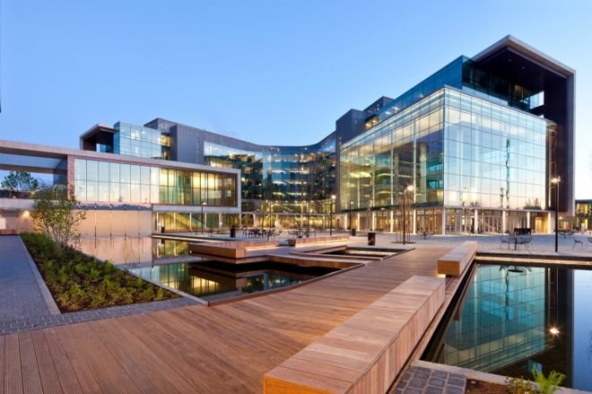 Bill and Melinda Gates Foundation, NBBJ, seattle, leed platinum, green roof, rainwater collection, energy efficient design,