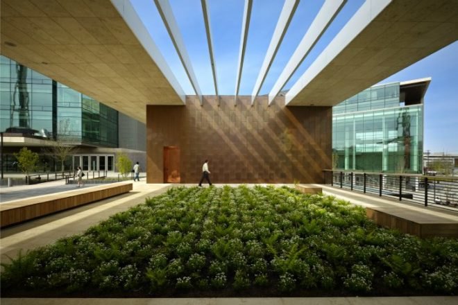 Bill and Melinda Gates Foundation, NBBJ, seattle, leed platinum, green roof, rainwater collection, energy efficient design,