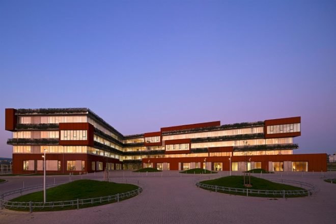Campus Arhus N, Schmidt Hammer Lassen, via university, sustainable campus, green building, eco university, daylighting, living facade